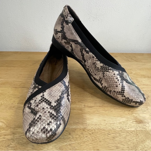 Clarks Shoes - Clarks Snake-Print Slip-On Flats in Beige and Black Trim